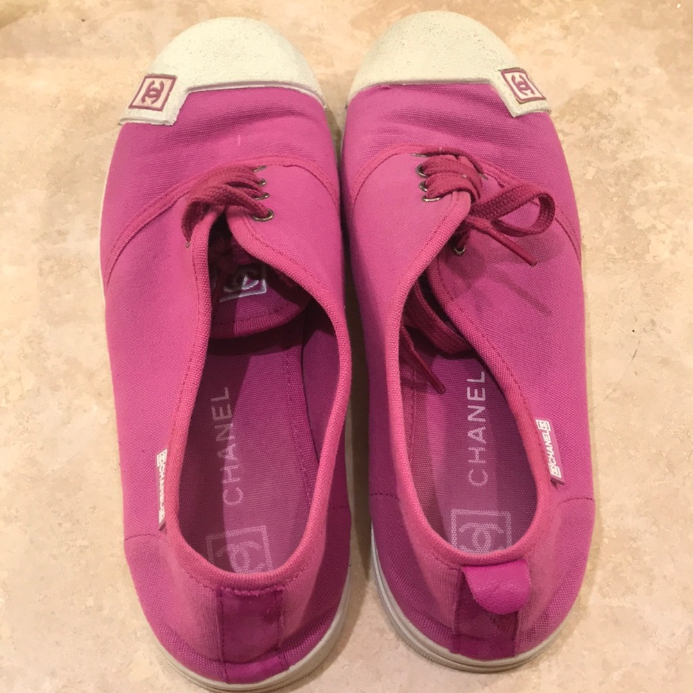 Chanel Pink sneaker - Picture 2 of 9
